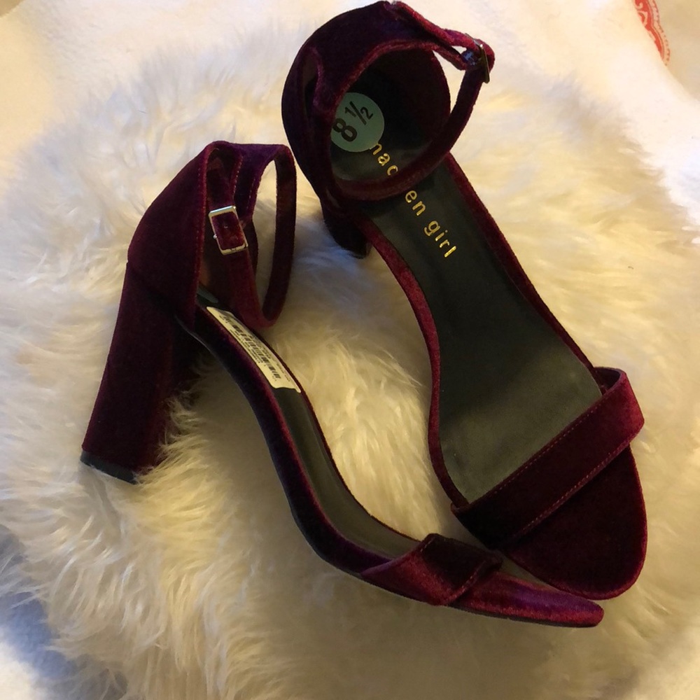 BURGUNDY STRAP HEEL
